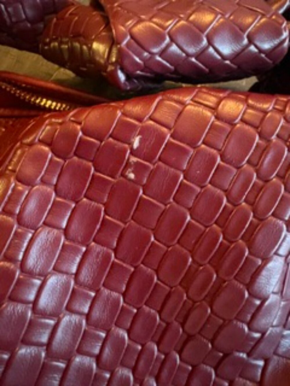 Cool knotted maroon handle strap purse. Faux textured leather. Few minor scuffs. - Picture 6 of 6